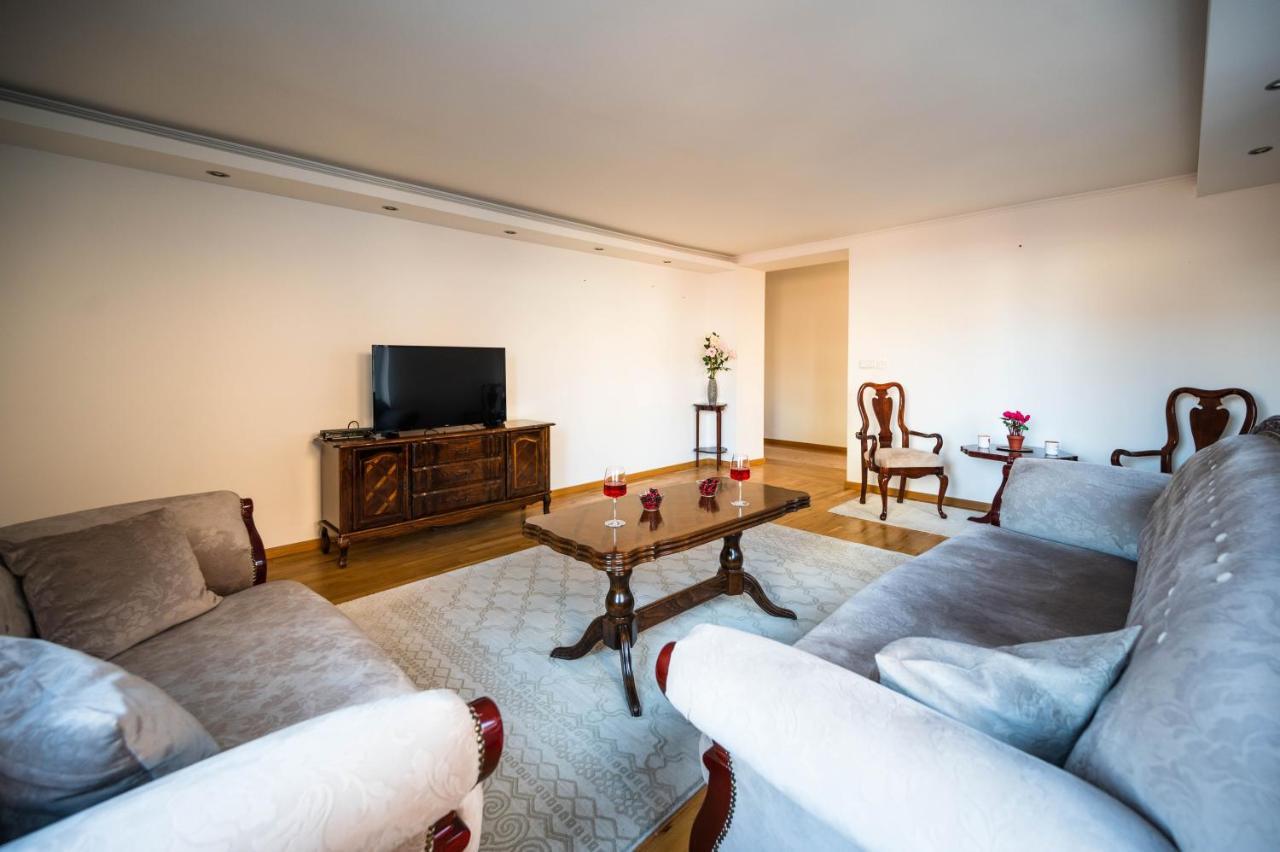 Bright 2Bdr Apartment In The Main Pedestrian Zone Sarajevo Luaran gambar
