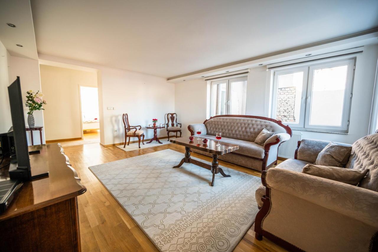 Bright 2Bdr Apartment In The Main Pedestrian Zone Sarajevo Luaran gambar