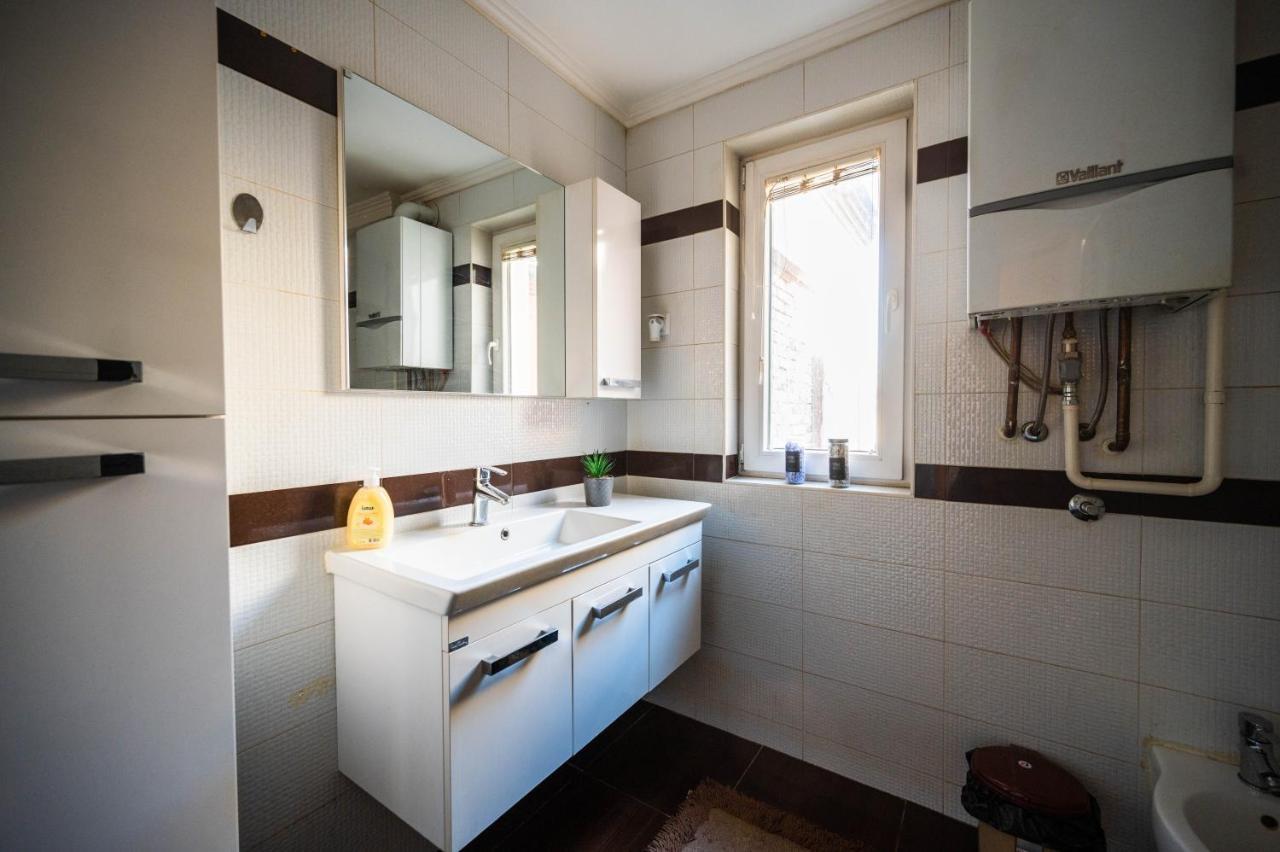 Bright 2Bdr Apartment In The Main Pedestrian Zone Sarajevo Luaran gambar