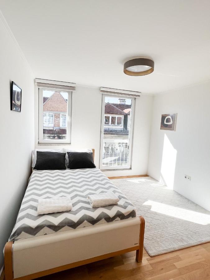 Bright 2Bdr Apartment In The Main Pedestrian Zone Sarajevo Luaran gambar