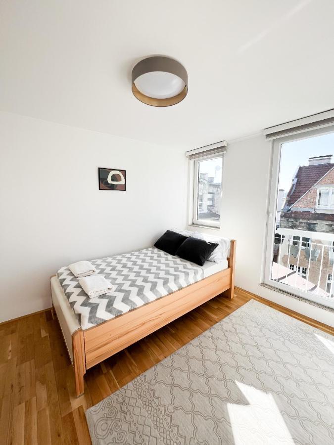 Bright 2Bdr Apartment In The Main Pedestrian Zone Sarajevo Luaran gambar