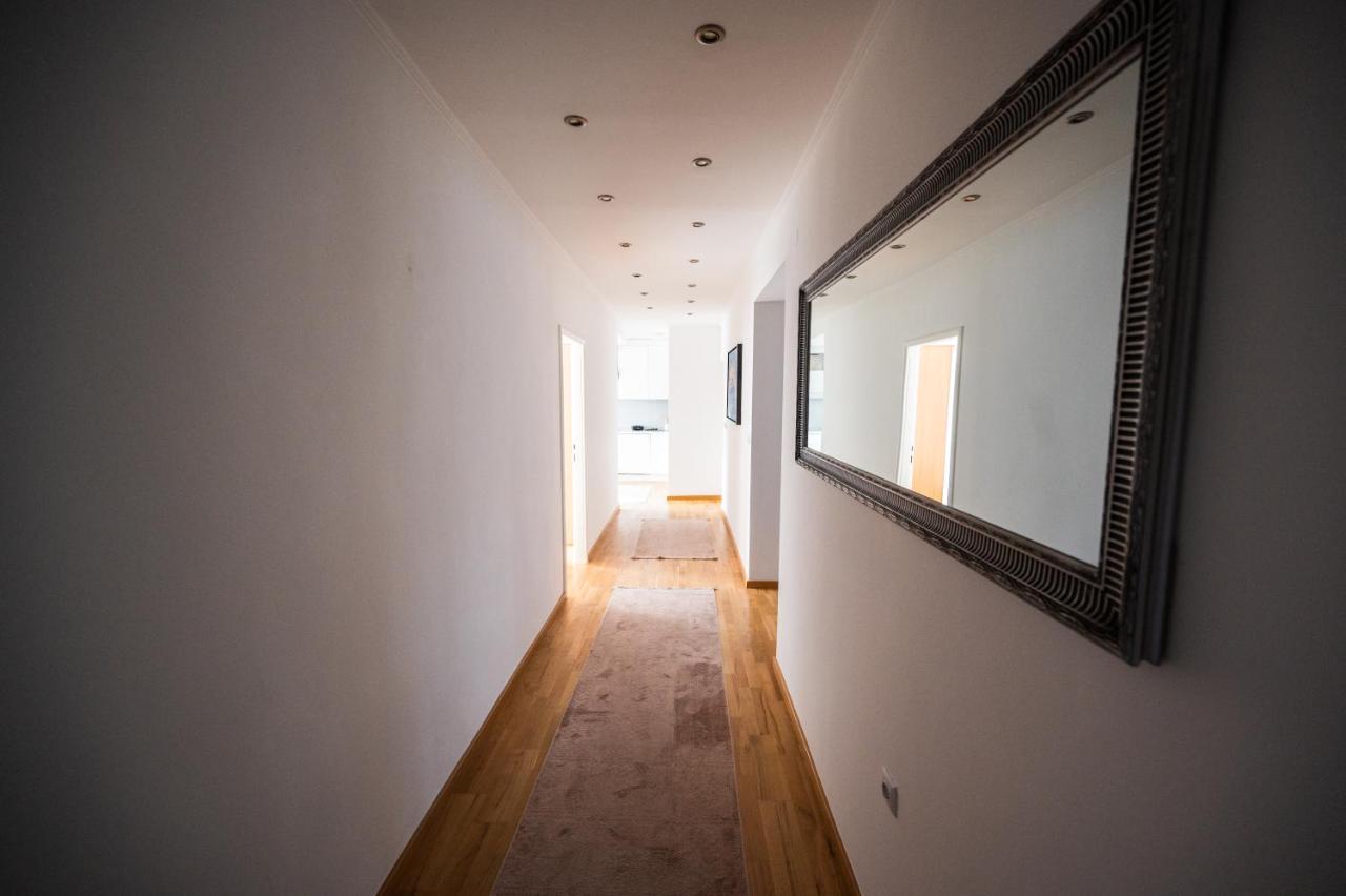 Bright 2Bdr Apartment In The Main Pedestrian Zone Sarajevo Luaran gambar