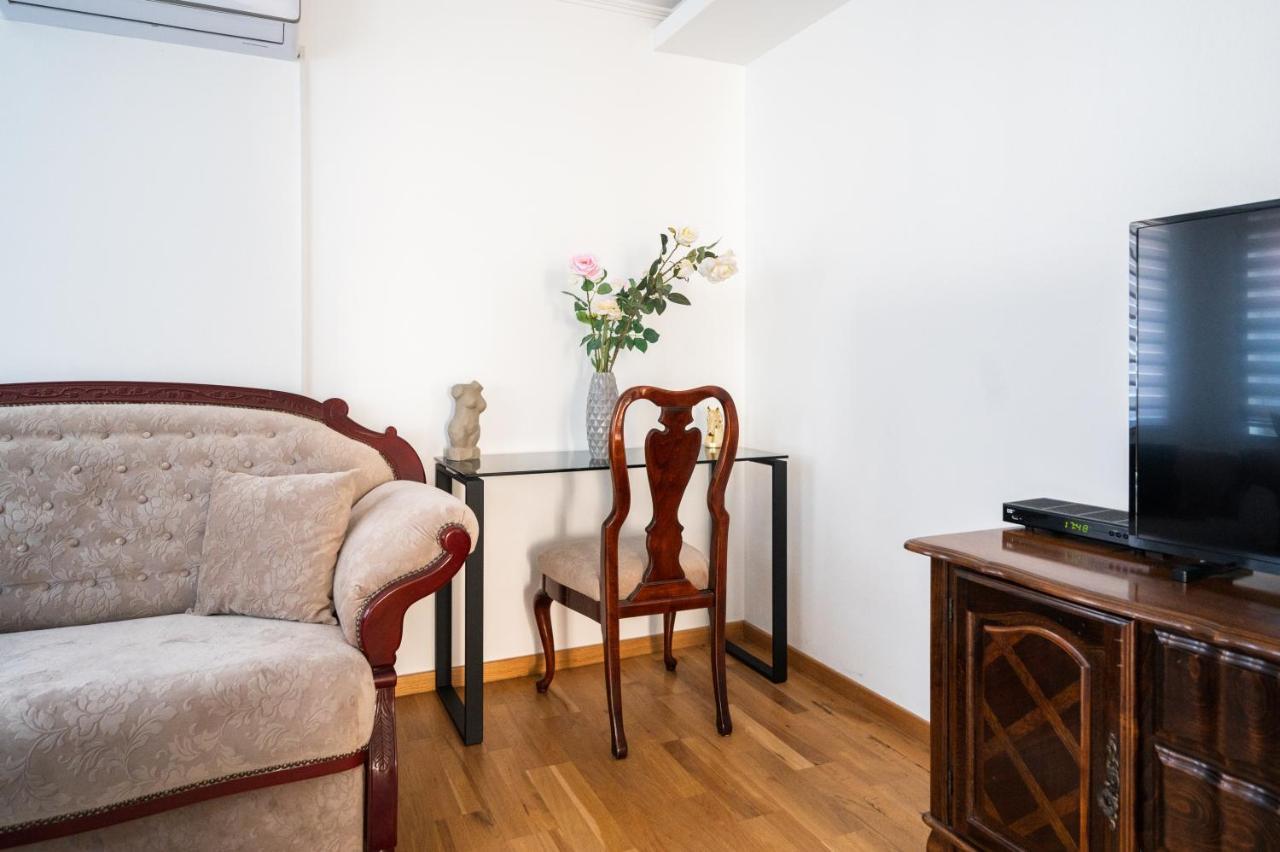 Bright 2Bdr Apartment In The Main Pedestrian Zone Sarajevo Luaran gambar